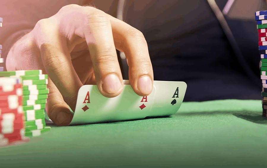 Bạn cần tạo cho đối thủ cạm bẫy về tâm lý khi chơi game bài